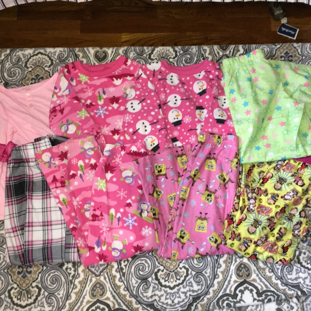 Huge bungle of 8 pieces of girls pjs